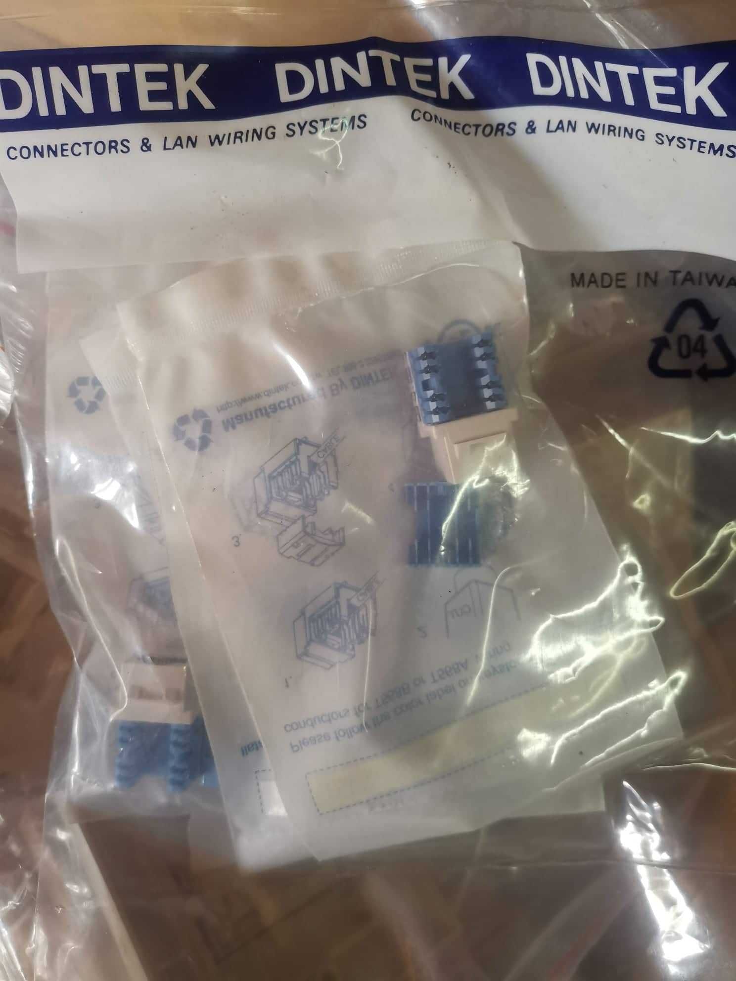 Tomadas rj45 com miolo de ligação