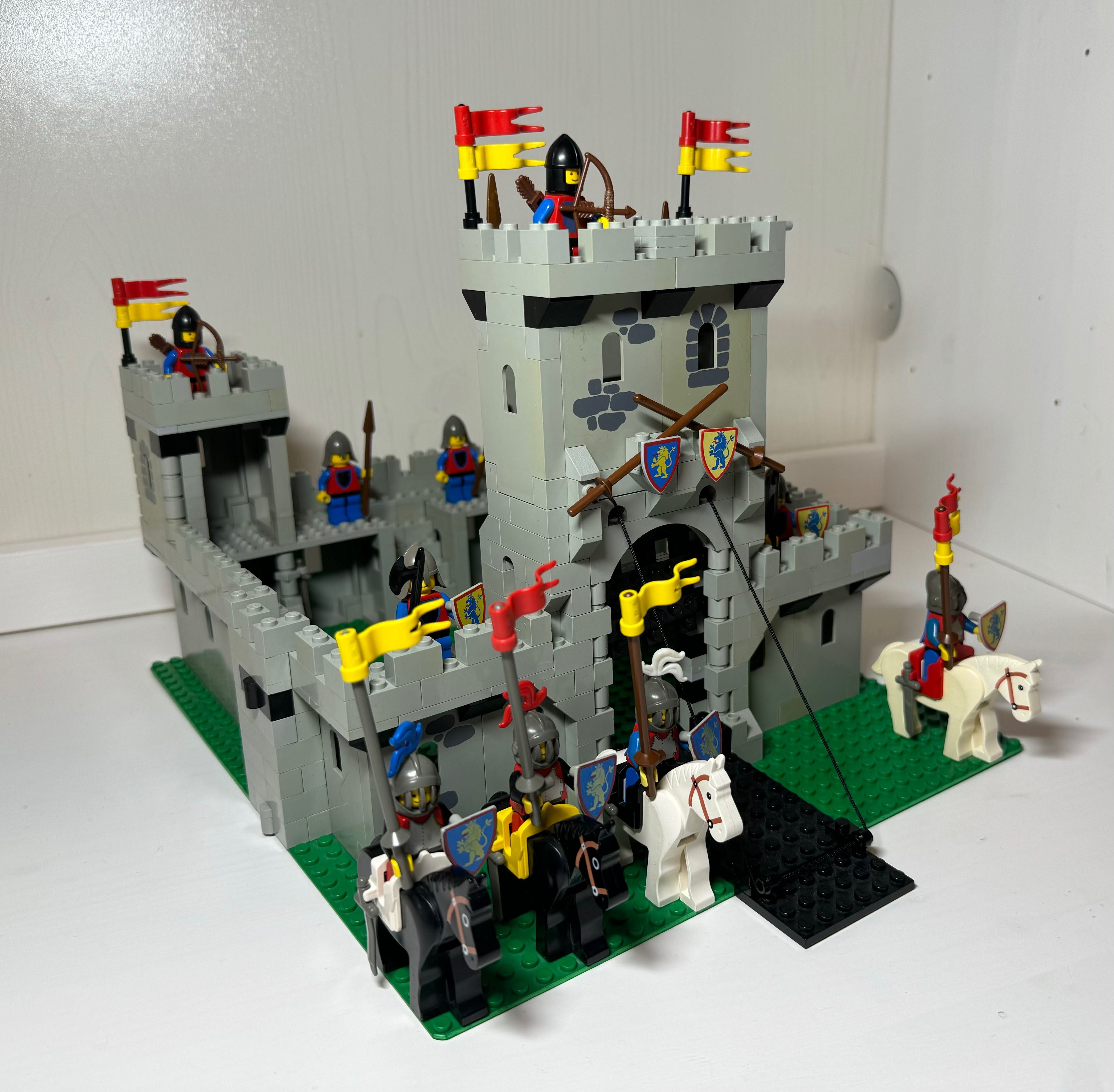 LEGO Castle; zestaw 6080 King's Castle - kompletny