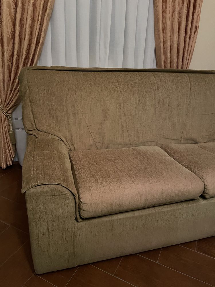 Sofá usado pada venda