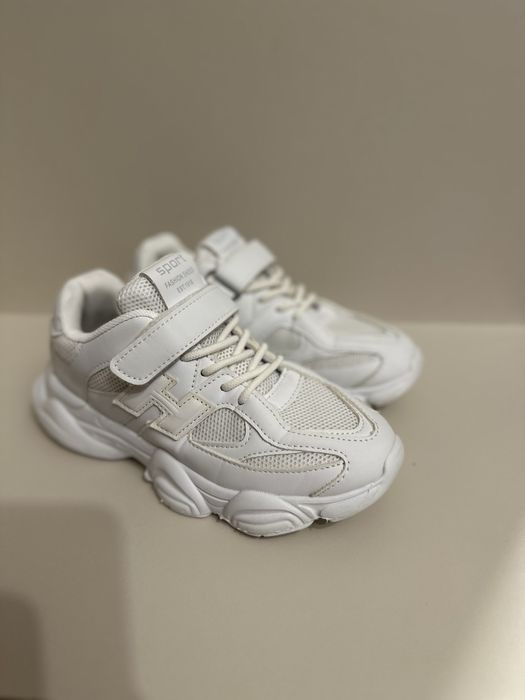 Кросівки 35 розмір устілка 21,5 см