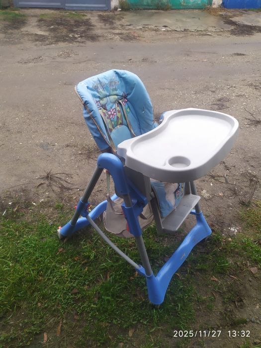 Стілець для годування
