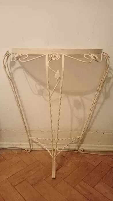 Mesa de cabeceira em ferro