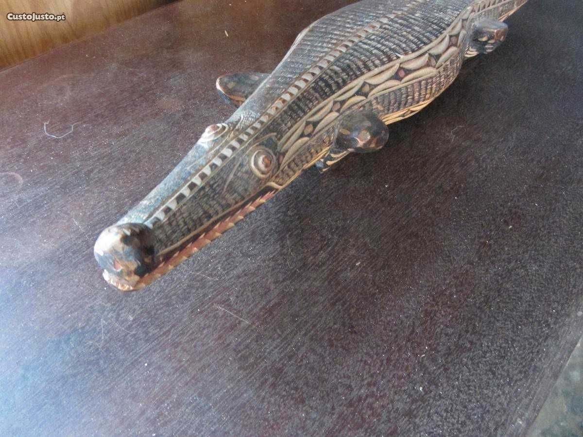 Escultura Crocodilo em Madeira Lourenço Marques 1965