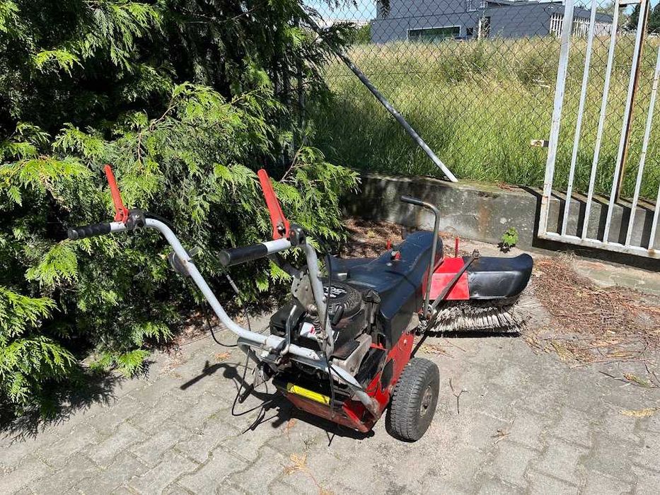 Zamiatarka spalinowa Limpar 102