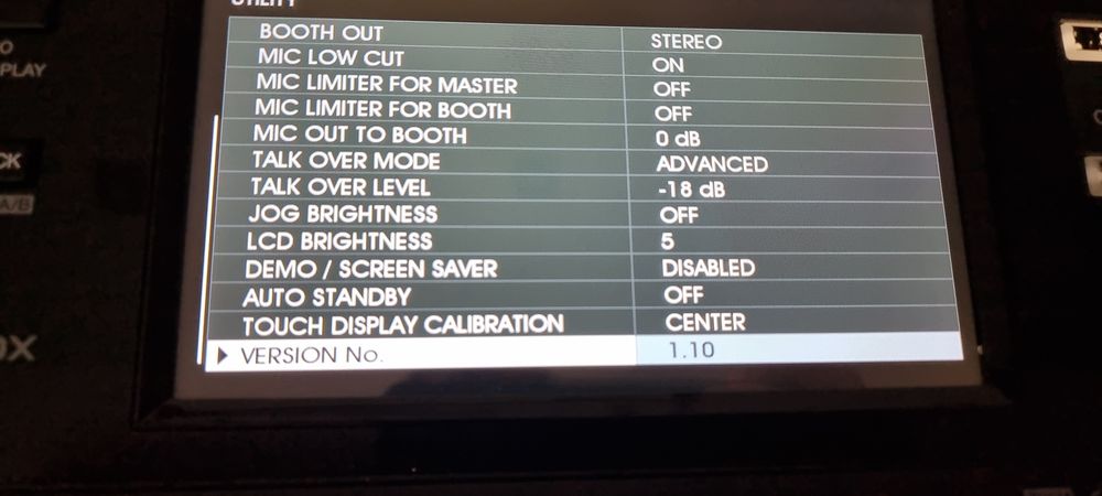 Pioneer DDJ-RZX. DJ kontroler