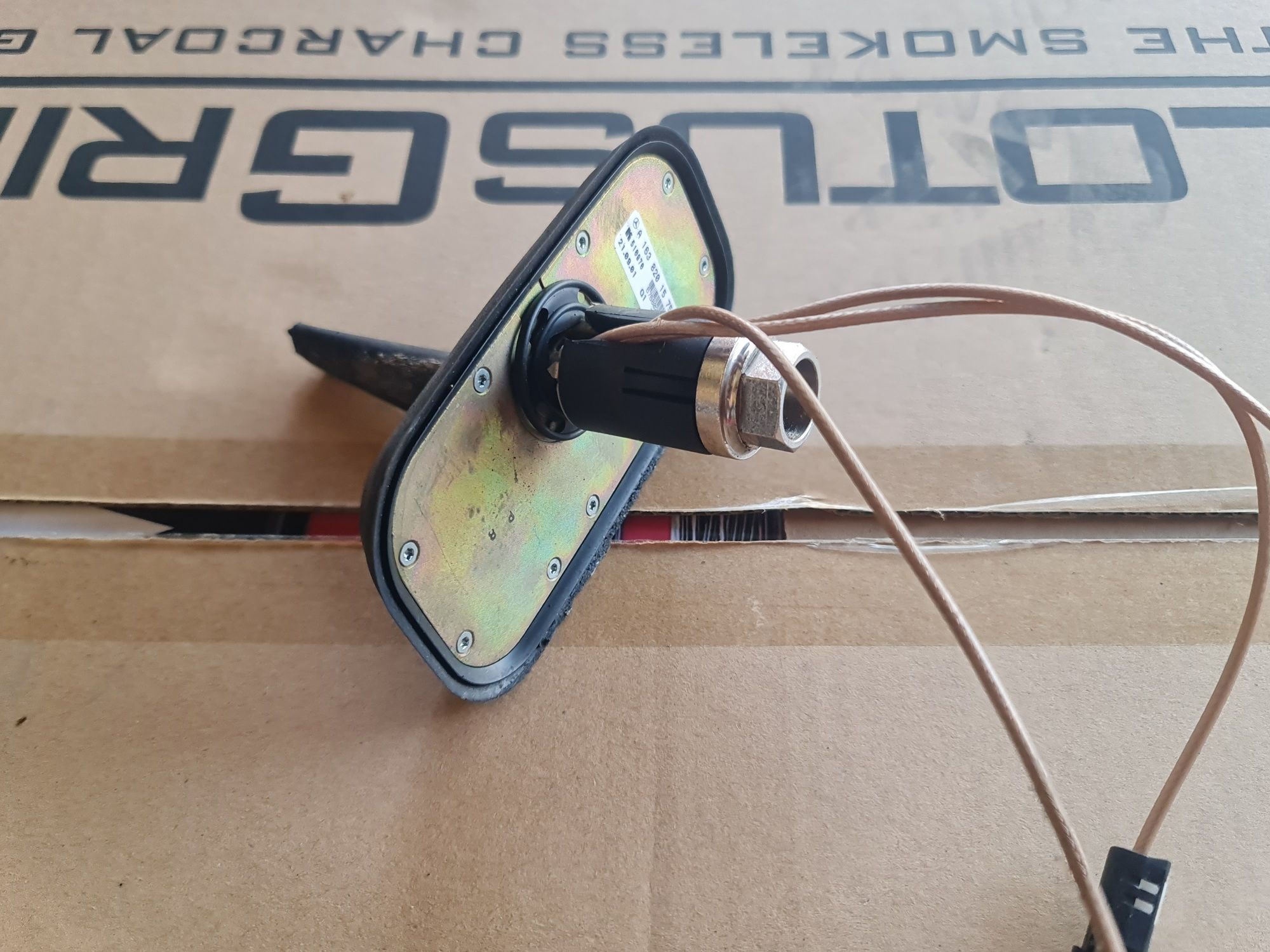 Antena dachowa mercedes w163 . ML . Bdb . Orginal .