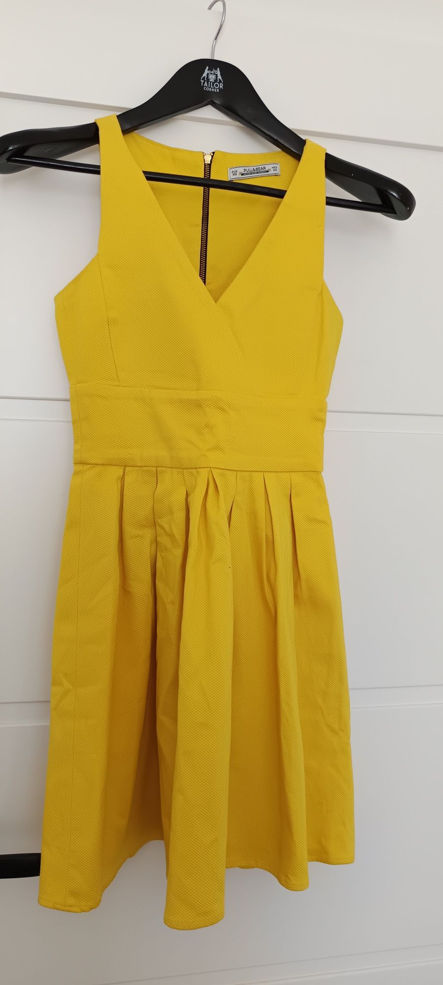 Żółta sukienka mini Pull & bear, rozmiar 34