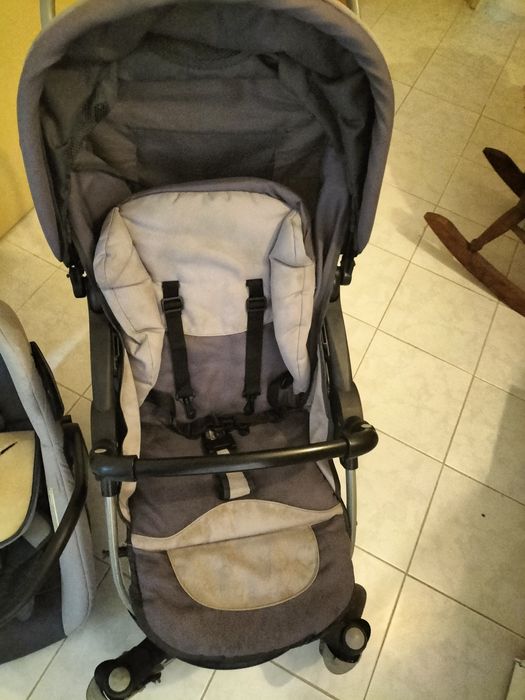 Carrinho de bebe e ovo