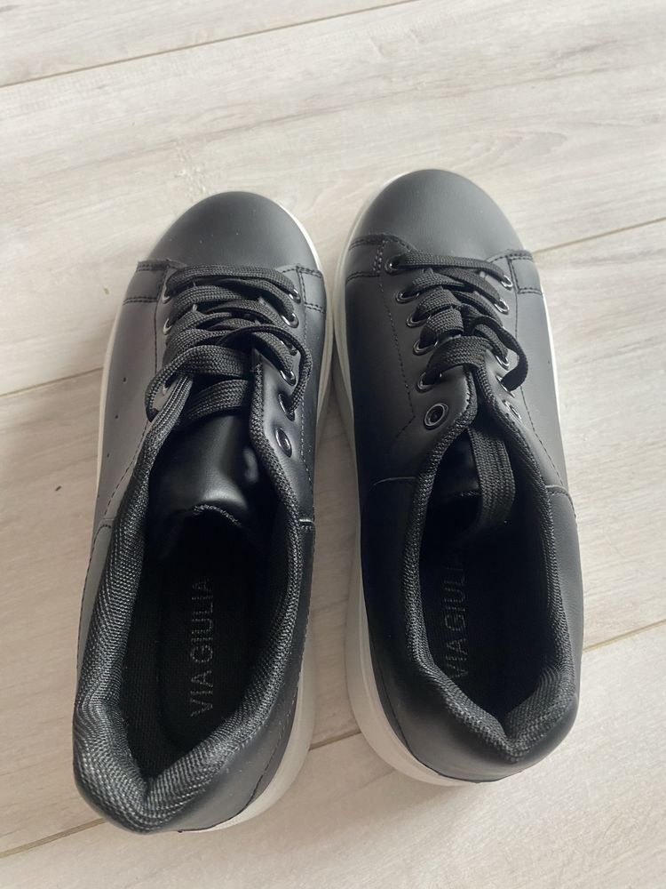 Nowe buty kolor czarny