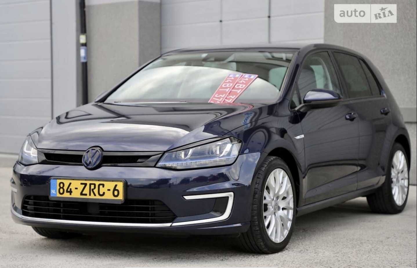 Volkswagen e-Golf 2015