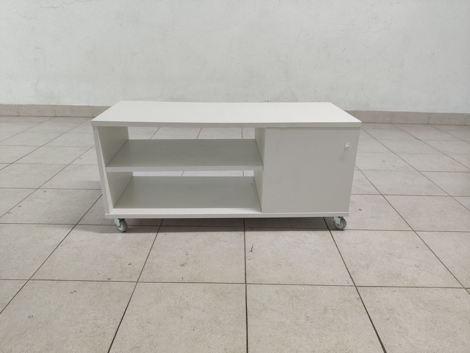 Consola branca para sala