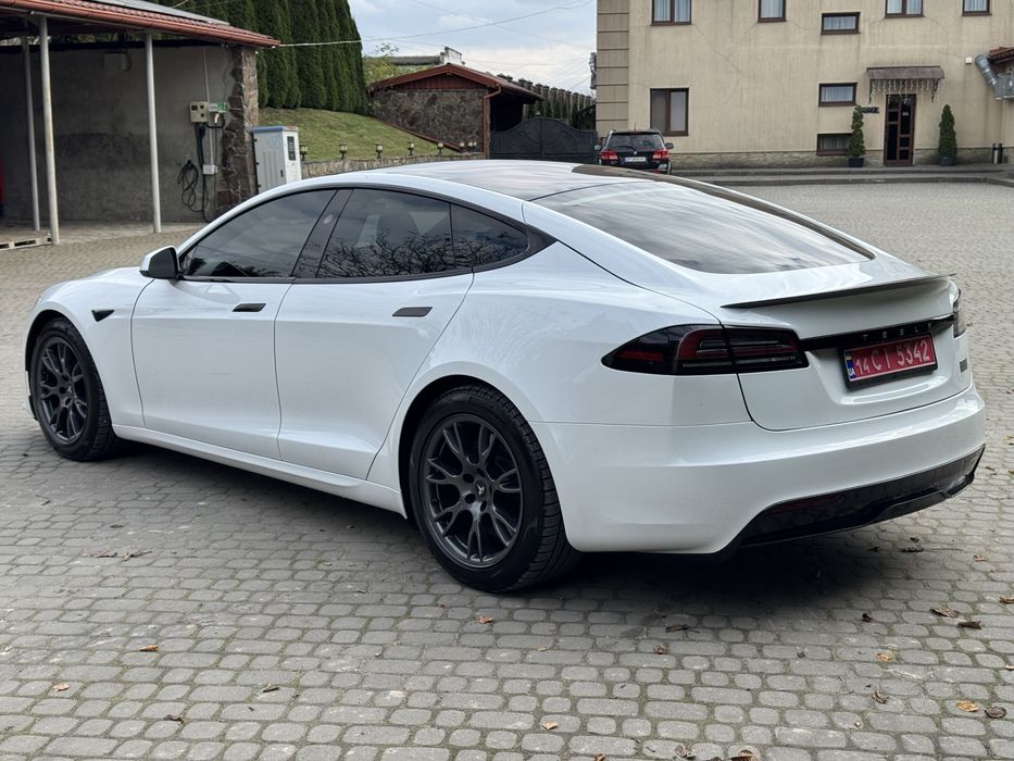 Tesla Model S Long Range