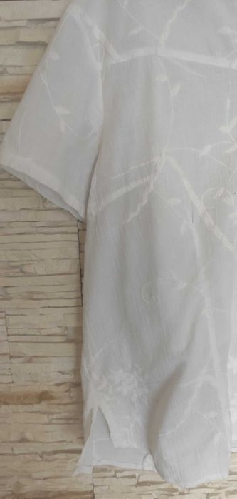 Bluzeczka biała z białym haftem