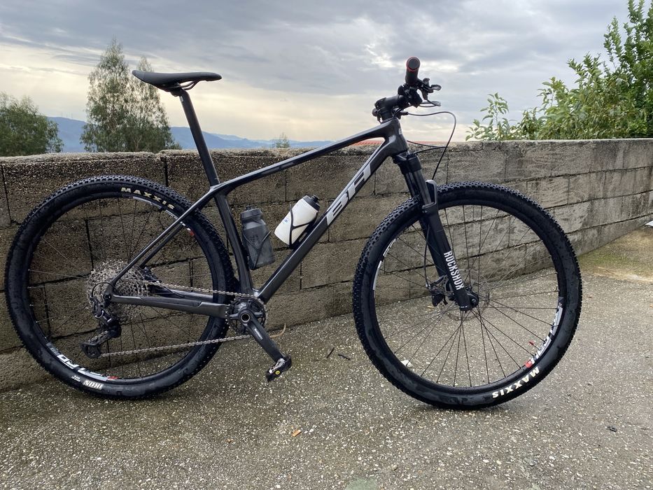 Vendo bicicleta BTT Marca BH