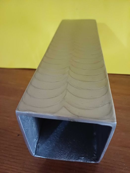 Jarra  Decorativa em Alumínio