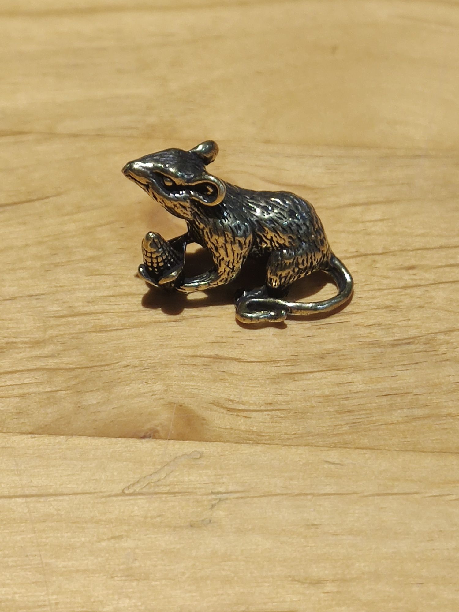 Figurka z mosiądzu Szczur wysokość 1,5 cm
