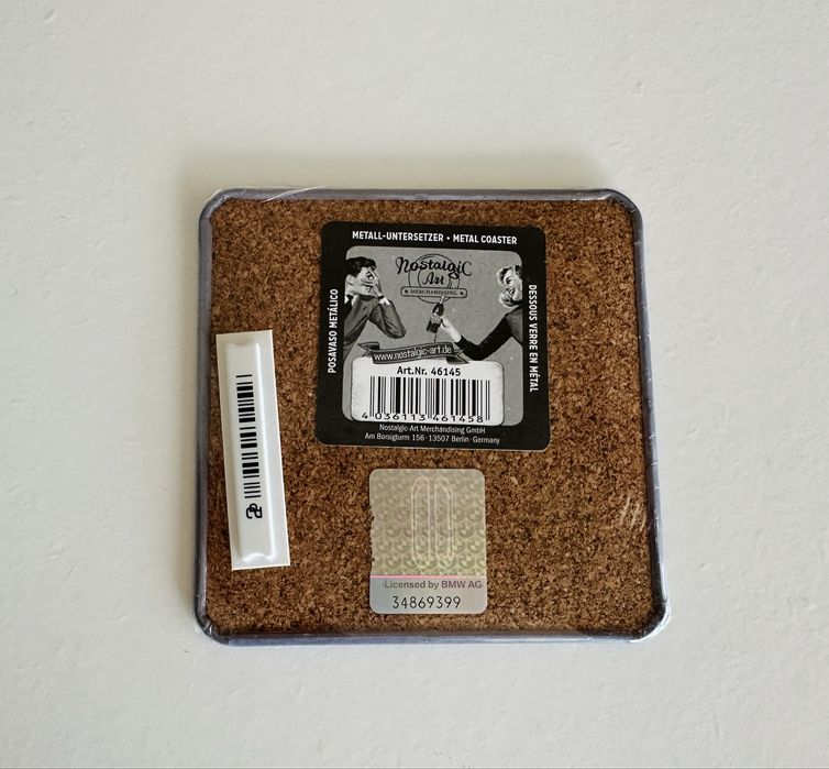 Base para copos em metal e cortiça BMW Garage selada