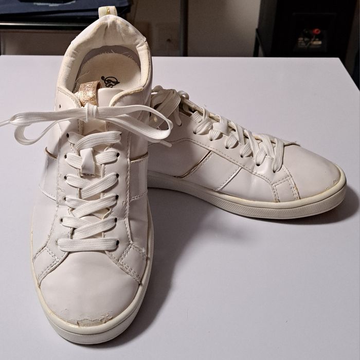 Sapatilhas Stradivarius -T.37 Brancas