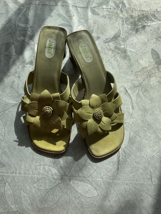 Шкіряні босоніжки німецького бренду Jana