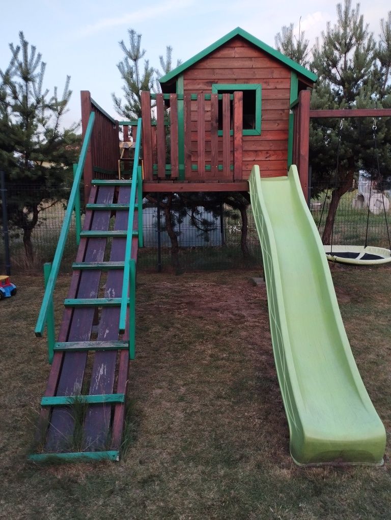 Plac zabaw, domek dla dzieci, huśtawka, zjeżdżalnia, ścianka. DUŻY