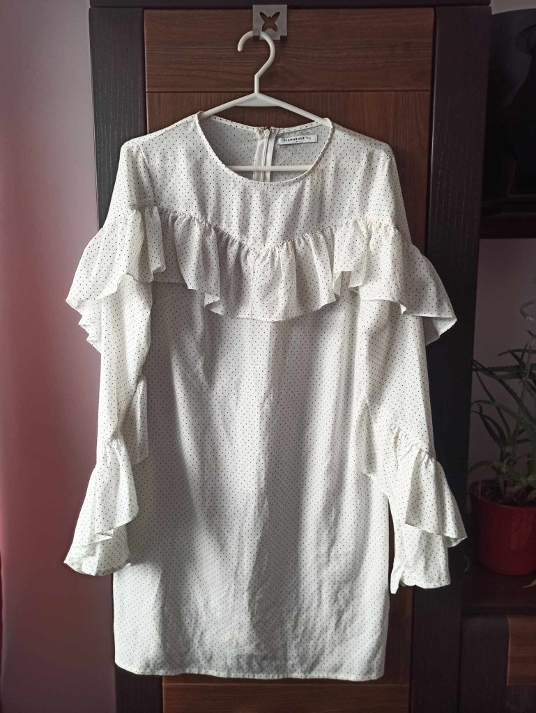 Biała sukienka w kropki sukienka z falbankami sukienka M długi rękaw
