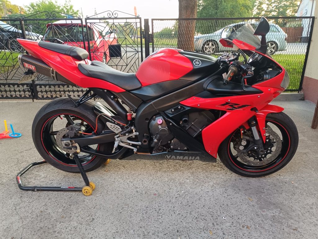 Yamaha R1 RN12 Yoshimura Carbon Oval !!!