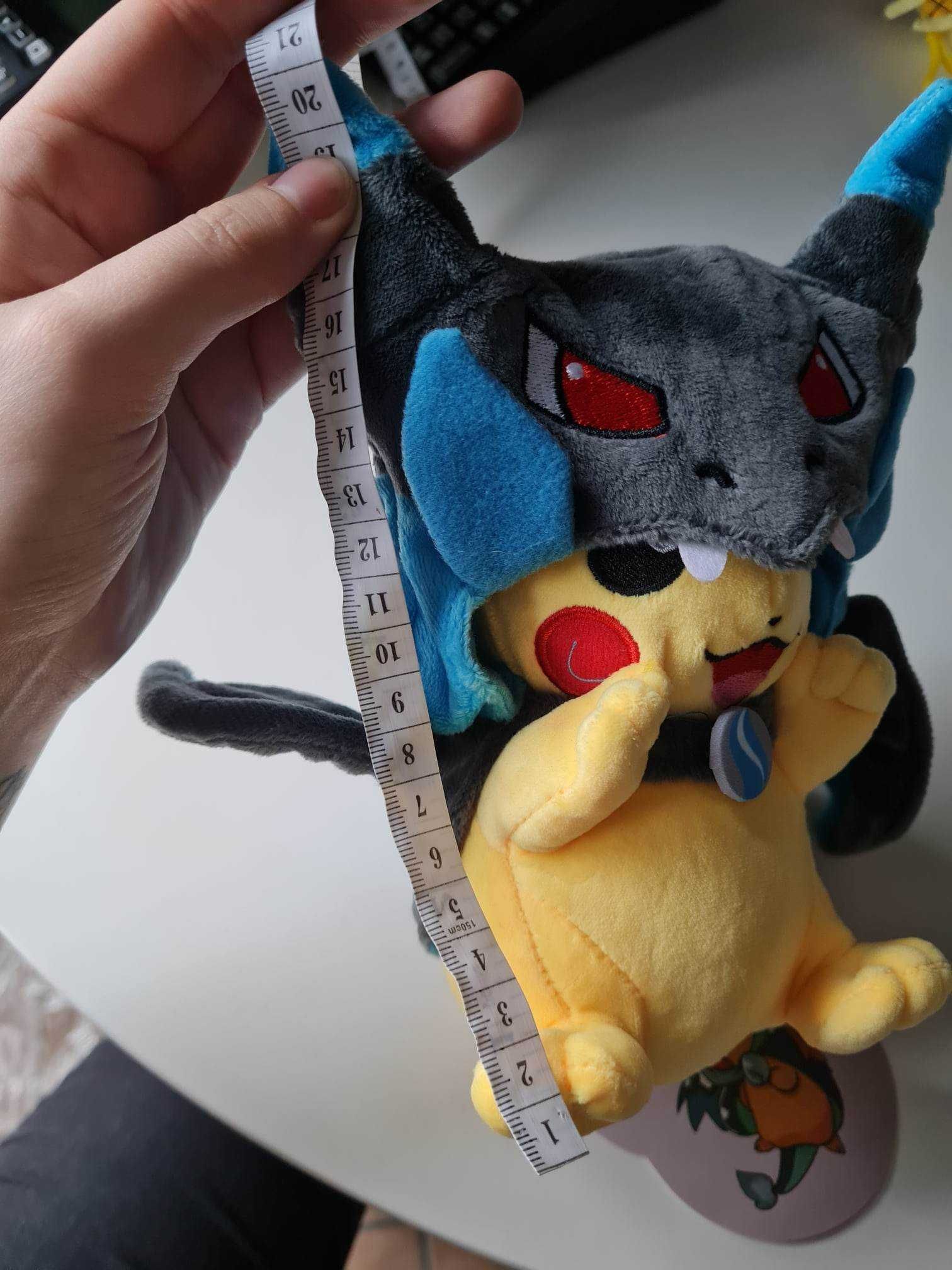 Pikachu pokemon pokemon go w przebraniu Charizard