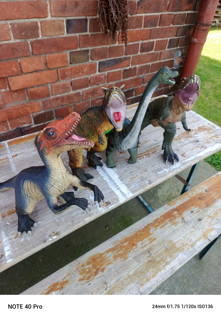 Sprzedam duże dinozaury