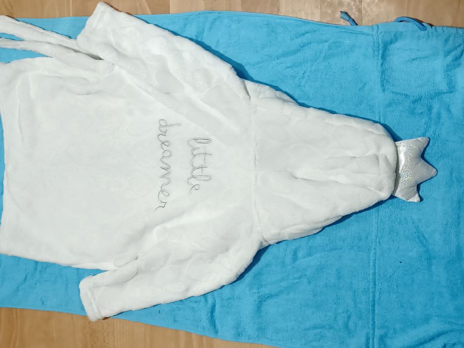 Szlafrok dla 3-4 letniej dziewczynki rozmiar 98/104