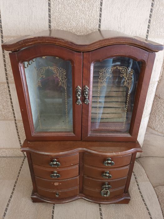 Szkatułka sekretarzyk  na biżuterię