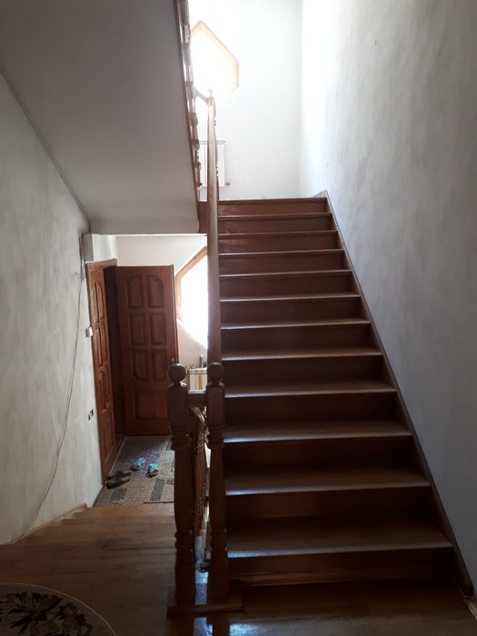 Оренда н/особняку в самому Центрі з гаражем,подвір'я,є все необхідне