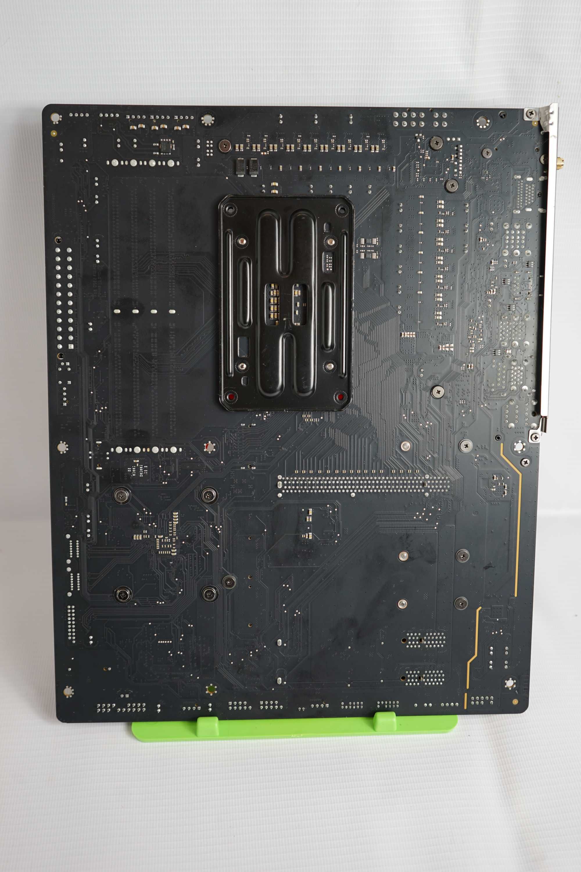Материнська плата GIGABYTE B650 AORUS Elite AX