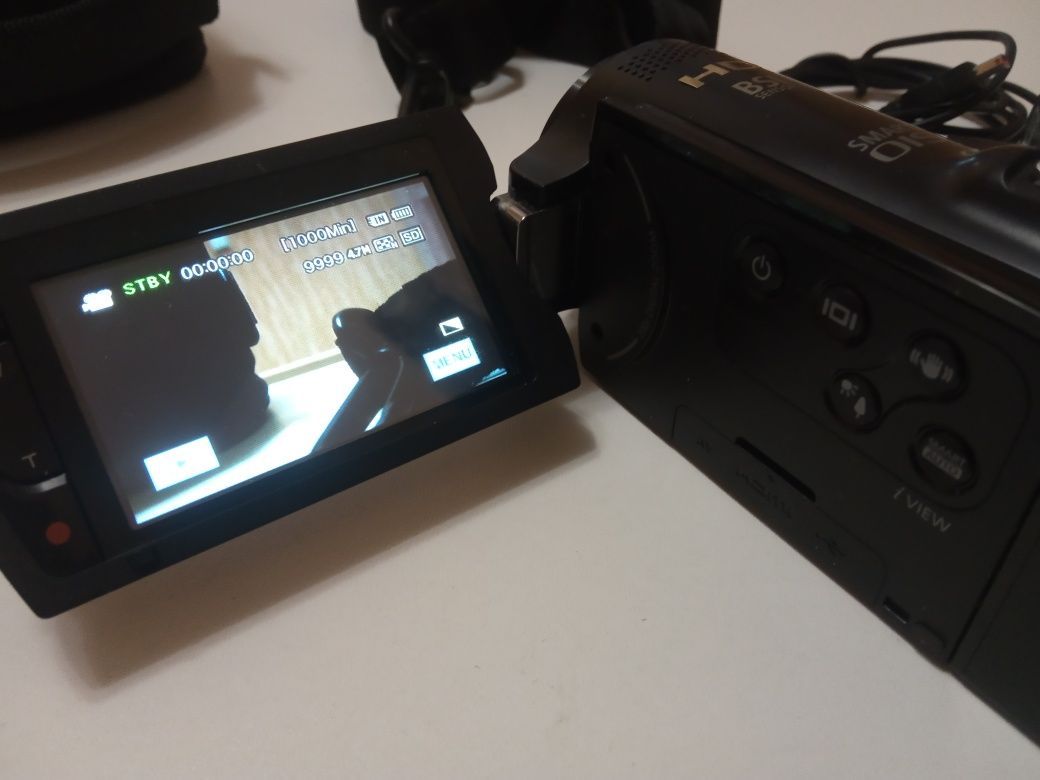 Видеокамера Samsung HMX-H204BP/XER SSD 16Gb