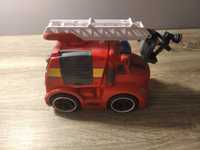 Wóz strażacki czerwony z drabiną