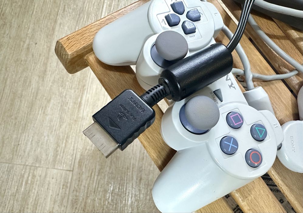 PS One Playstation 1 dualshock консоль