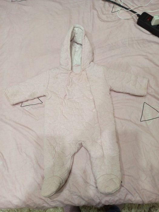 Два чудові комбінезона 200 грн разом, костюмчики, чоловічки, піжамка д