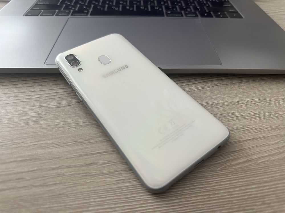 Смартфон Samsung Galaxy A40 Білий 64гб NFC Ідеальний стан