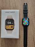 Czarny smartwatch