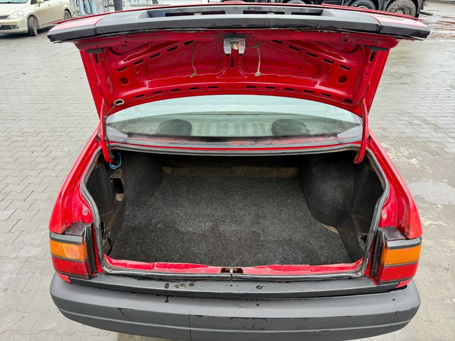 Volkswagen Passat 1989 рік! 1.6 бенз/механіка Документи порядок! Київ!