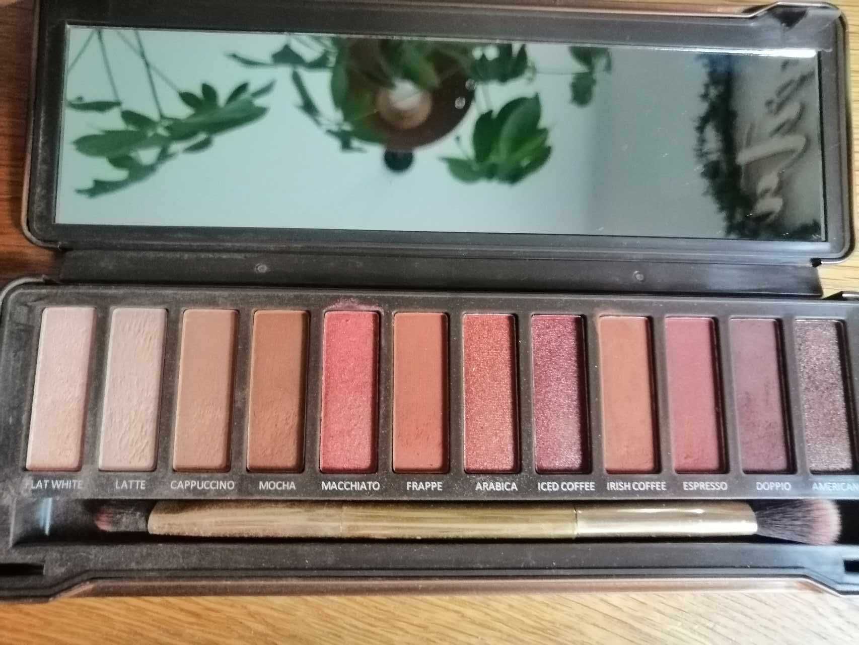 Paleta cieni Eveline Charming Mocha (jak NOWA).