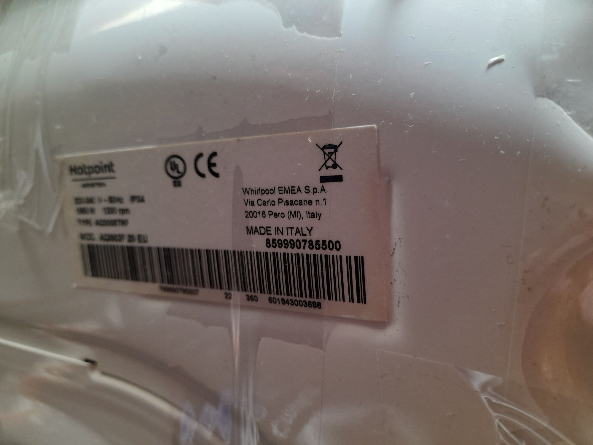 Пральна машинка вузька,тиха в роботі HOTPOINT ARISTON AQS63F 29 EU