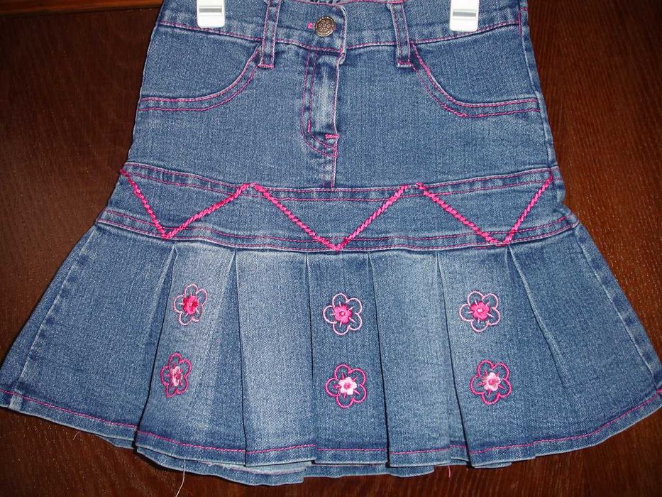 saias e t-shirts menina 6 anos