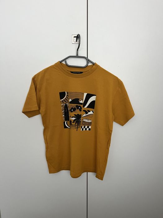 Casaco e t-shirt