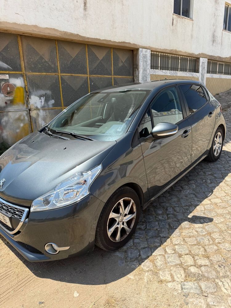 Peugeot 208 1.2 2013