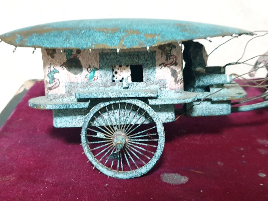 Antigo reprodução da carruagem chinesa do imperador Qin Chi Huang