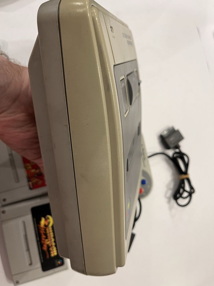 Konsola Super Famicom plus pady