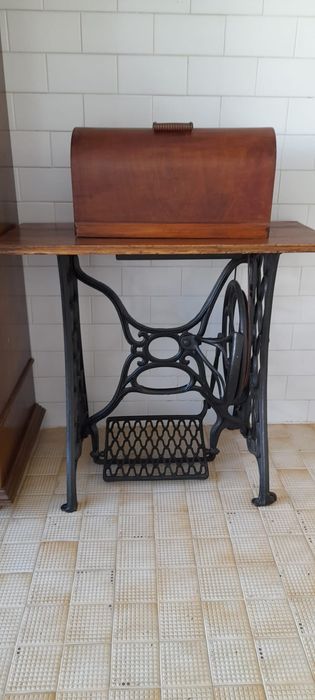 maquina antiga de costurar