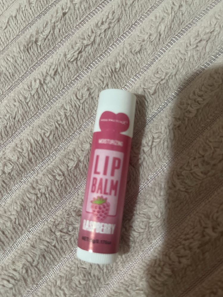 Conjunto creme das maos e batom