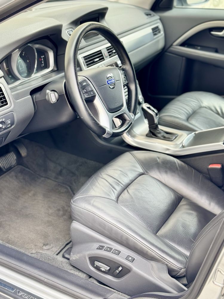 Volvo V70 2.0D D4 190 Ps Summum Skóra Navi Bixenon Hak Bezwypadkowy