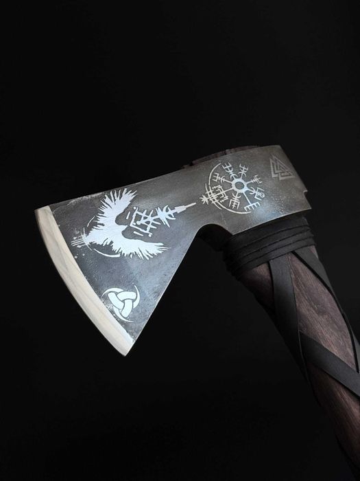 Сокира кована на подарунок Ворон 2 TR72 сталь 65Г Топор ручной работы